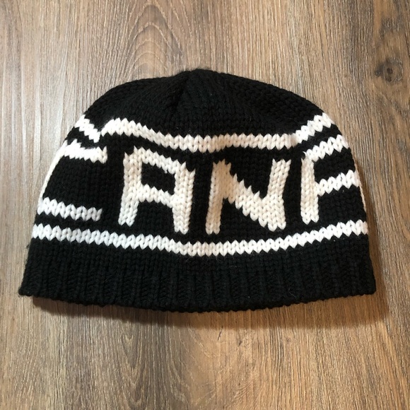 Black & White CANADA Toque - Picture 5 of 11